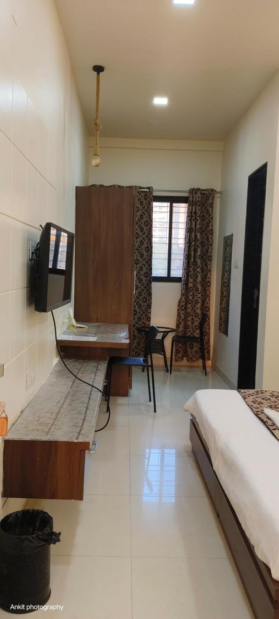 Fabhotel Royal Suits - Nr Mahadji Shinde Chhatri Mundhwa Bagian luar foto