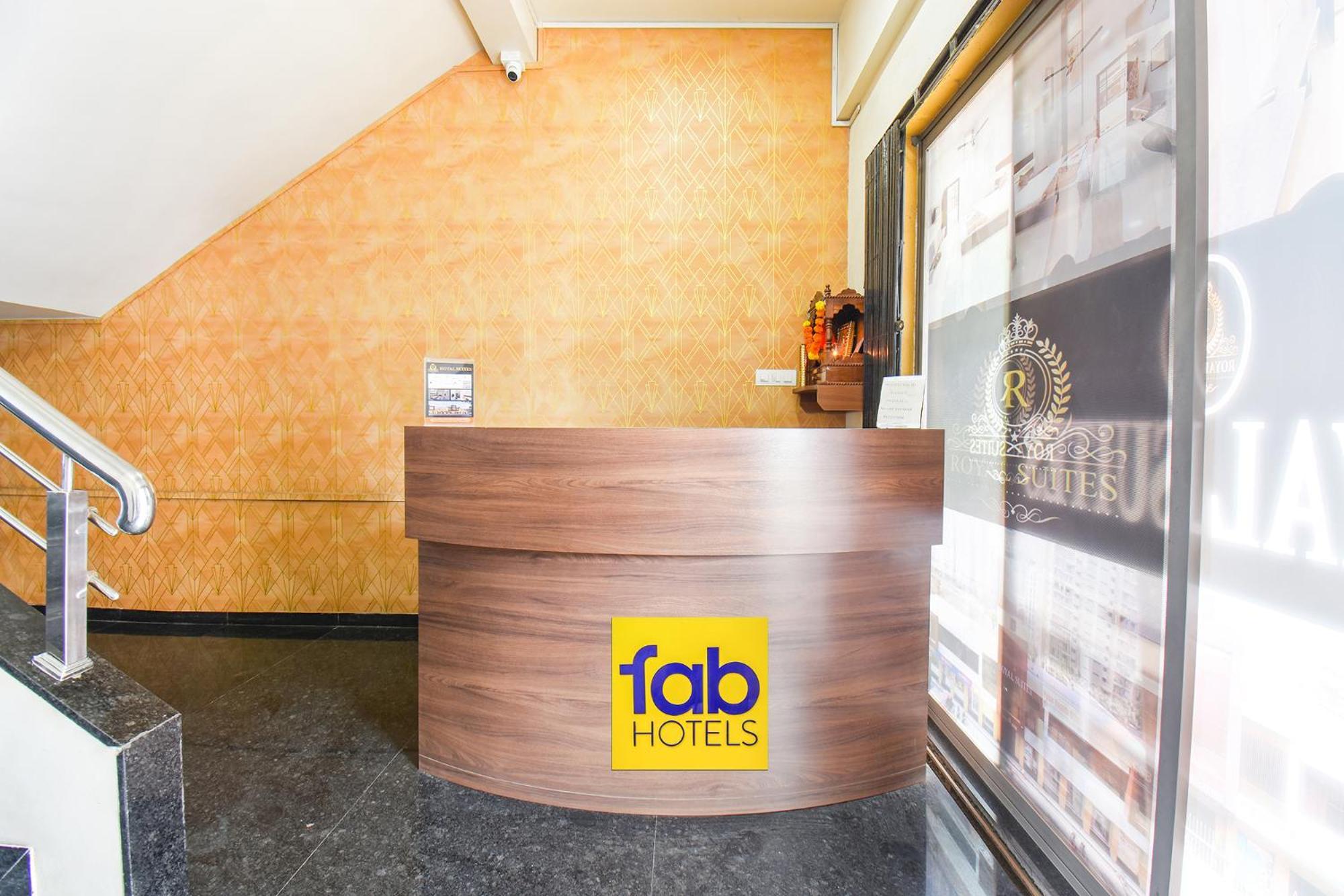 Fabhotel Royal Suits - Nr Mahadji Shinde Chhatri Mundhwa Bagian luar foto