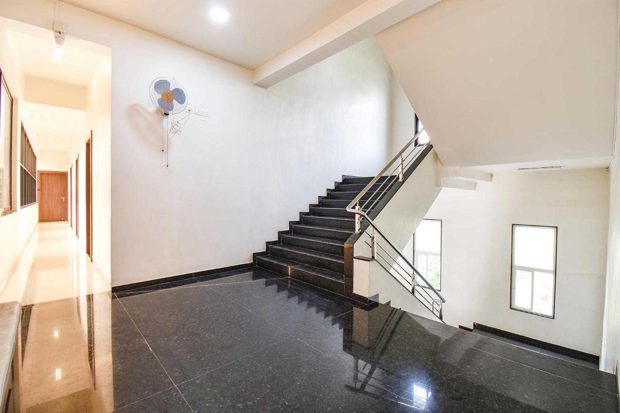 Fabhotel Royal Suits - Nr Mahadji Shinde Chhatri Mundhwa Bagian luar foto