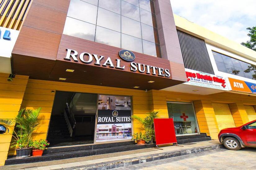 Fabhotel Royal Suits - Nr Mahadji Shinde Chhatri Mundhwa Bagian luar foto